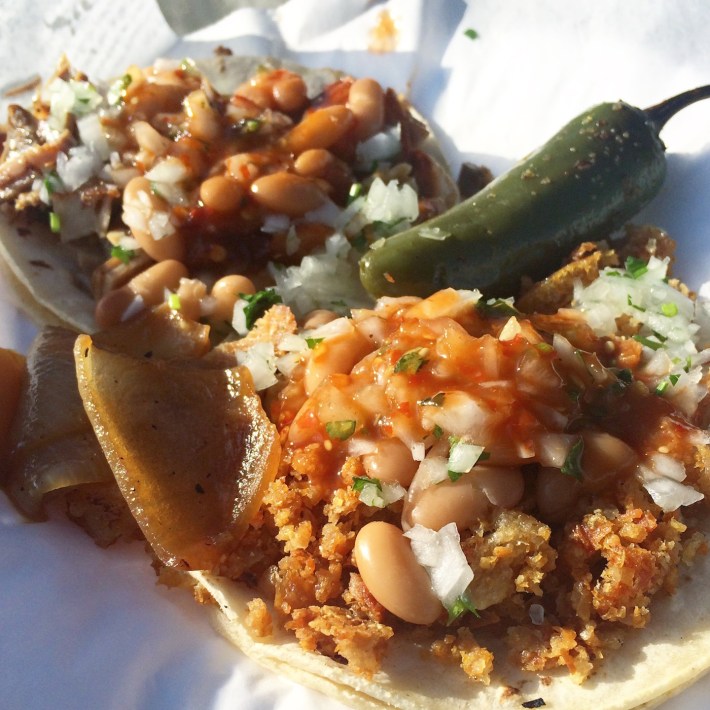 Chicharrón y buche taco at La Isla Bonita in Venice. Photo by Memo Torres for L.A. TACO.